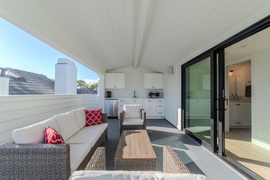 Corona del Mar South of PCH (CDMS) - Residential Lease