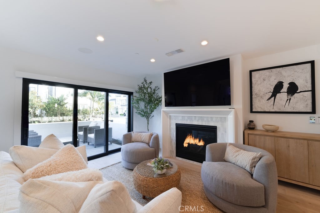 Corona del Mar South of PCH (CDMS) - Residential Lease