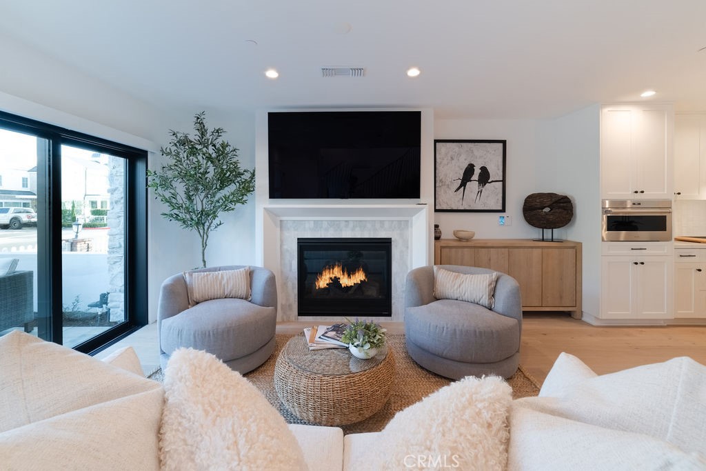 Corona del Mar South of PCH (CDMS) - Residential Lease