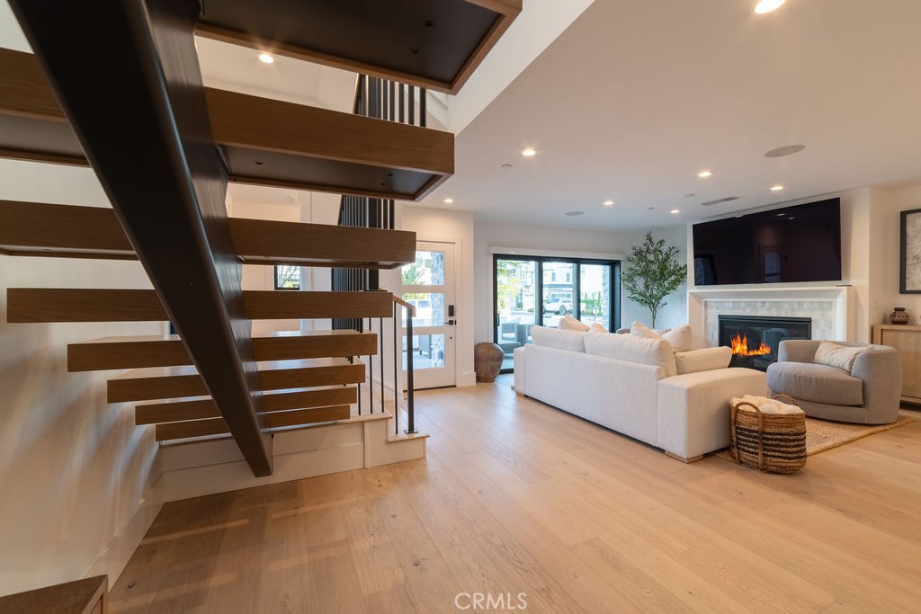 Corona del Mar South of PCH (CDMS) - Residential Lease