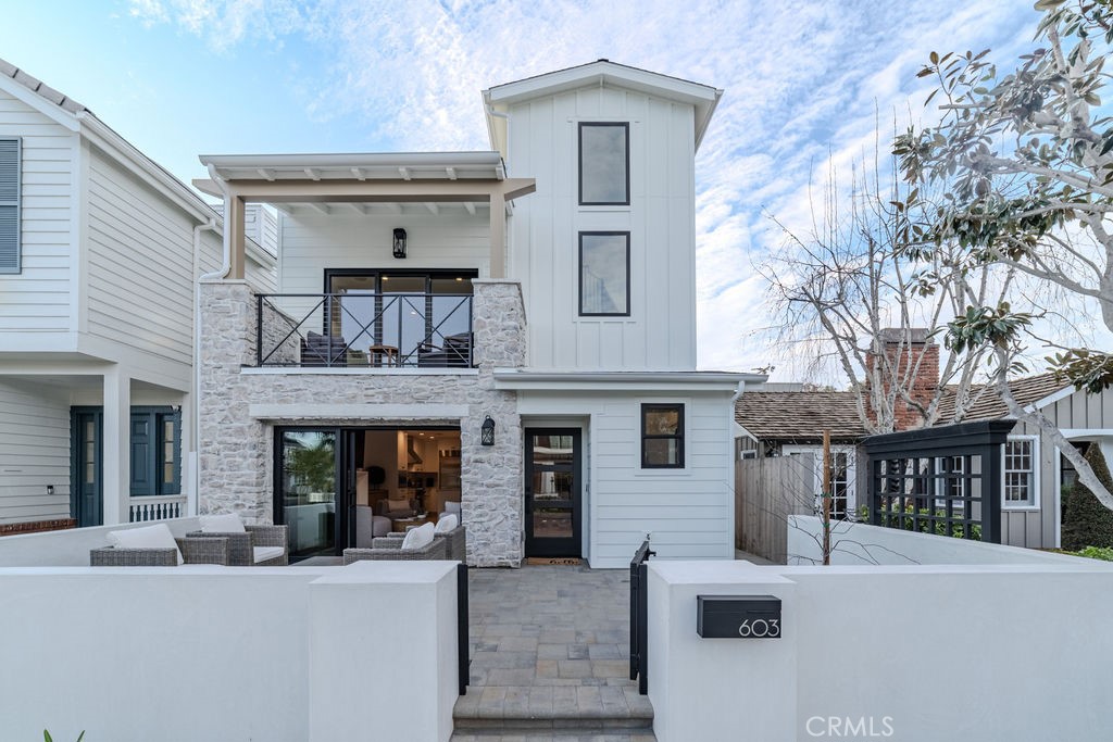 Corona del Mar South of PCH (CDMS) - Residential Lease