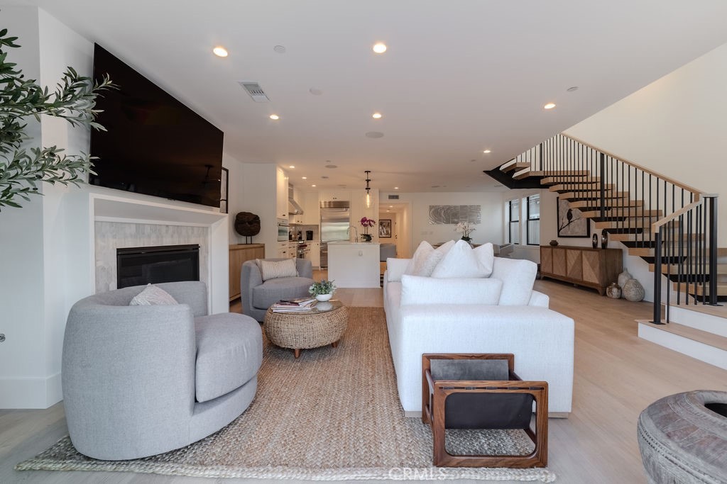 Corona del Mar South of PCH (CDMS) - Residential Lease
