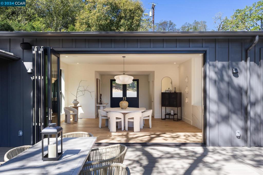 HAPPY VALLEY RD - Residential