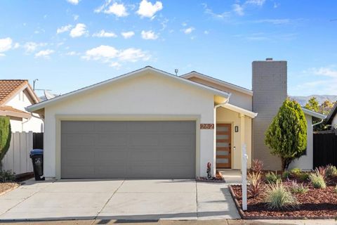 Photo of 262 Checkers Drive, San Jose, CA 95116 (MLS # ML82026261) Photo of 262 Checkers Drive, San Jose, CA 95116 (MLS # ML82026261)