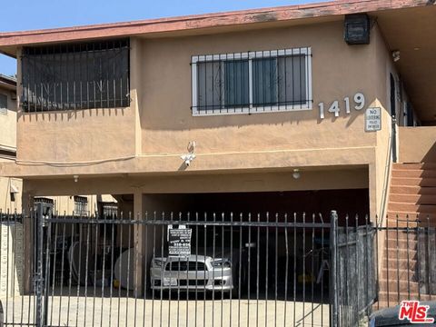 Photo of 1419 W 97th Street, Los Angeles, CA 90047 (MLS # 26829789)