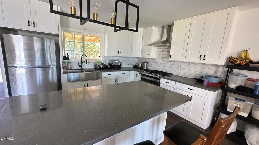 325 Del Sur Way