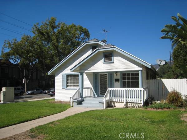 BEAUTIFUL CRAFTSMAN HOME WITH LOTS OF CHARACTER (N. Glendale)
Bright, cozy, and charming 2 bedroom/1 bath craftsman home with Central heating and air conditioning and newly refinished hardwood floors throughout. Updated kitchen with newer cabinets and lots of built-ins and stove. Large living room with French doors opening to the side patio. Large size full bathroom. Enjoy the front porch and back patio off of the kitchen. Washer/dryer hook-up. One car garage/office. Beautiful back yard with paving stones. Gardener included. Walking distance to Americana at Brand and Galleria shopping centers, Brand Blvd. restaurants and shops, and convenient access to freeways 134, 5, and 2. This is truly a prime property. A must see. One year lease. Available now.