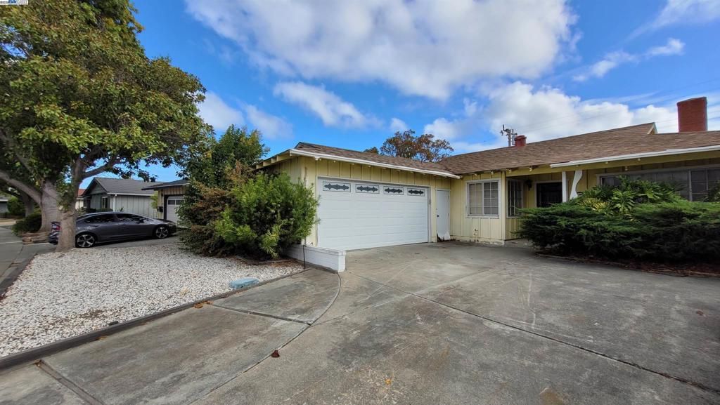 Photo of 3221 Llano St St, San Mateo, CA 94403 (MLS # 41114594)
