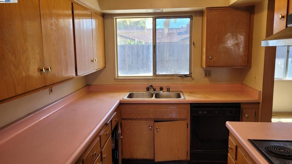 Photo of 3221 Llano St St, San Mateo, CA 94403 (MLS # 41114594)