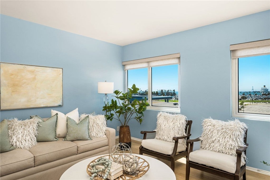 525 E Seaside 403