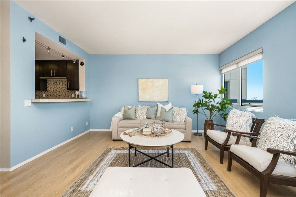 525 E Seaside 403