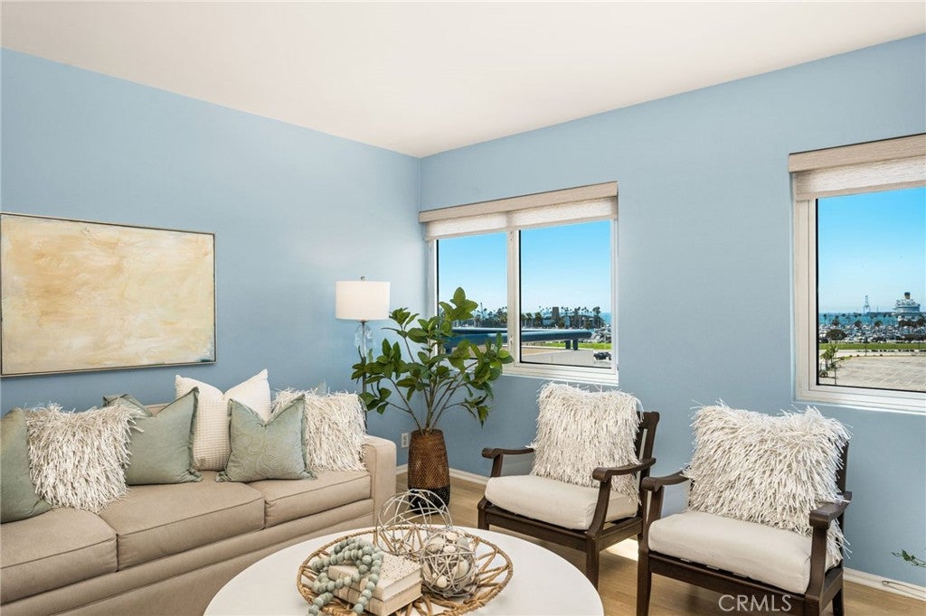 525 E Seaside 403