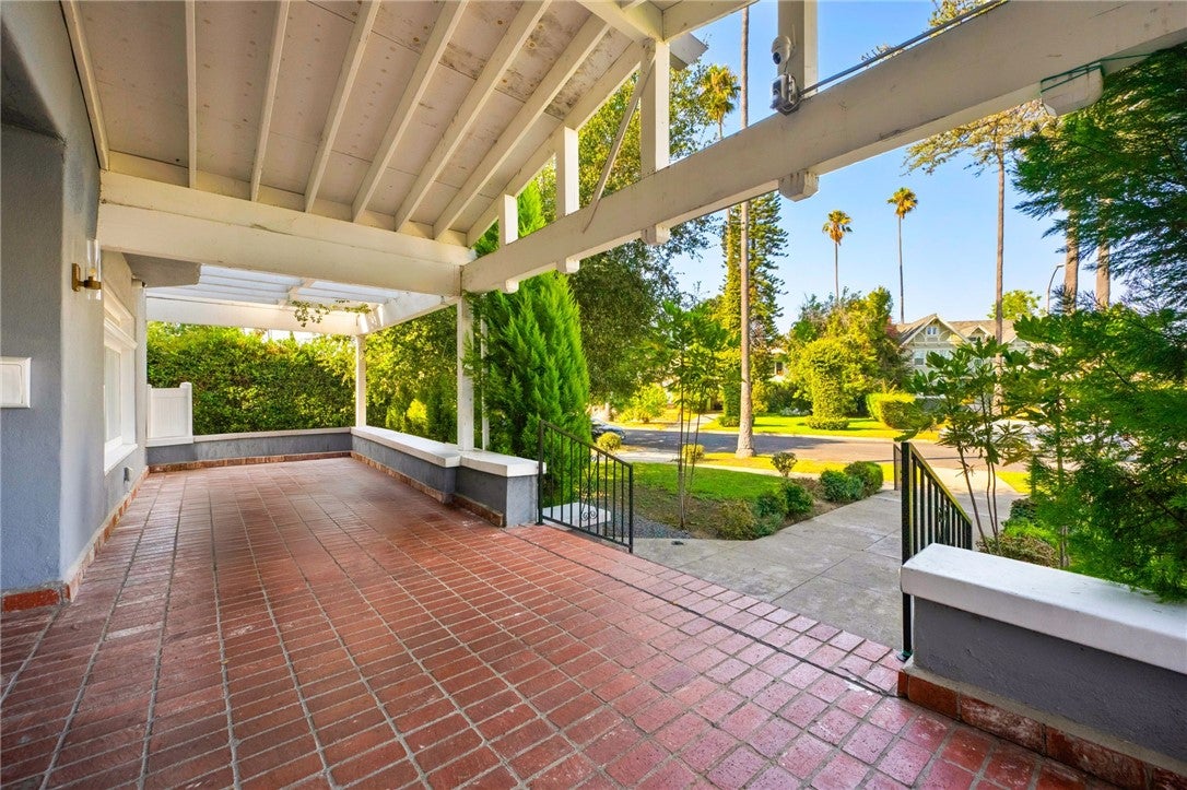 4440 Victoria Park