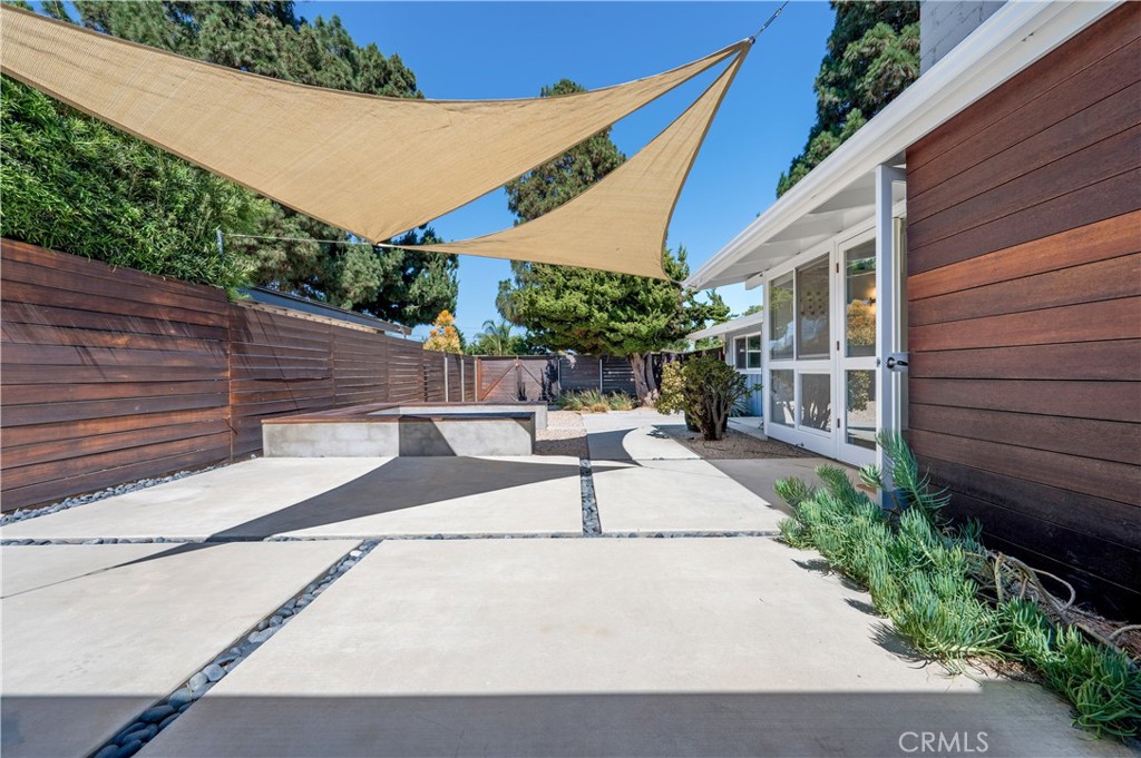 3033 Volk Avenue