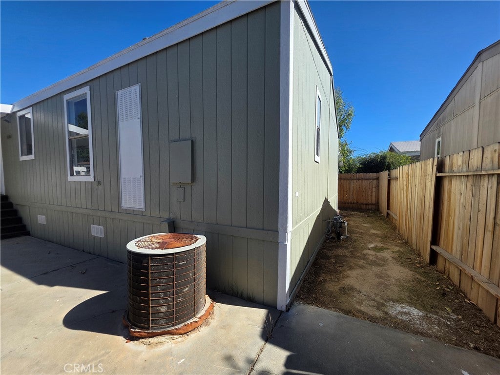 80 E Dawes Street 164