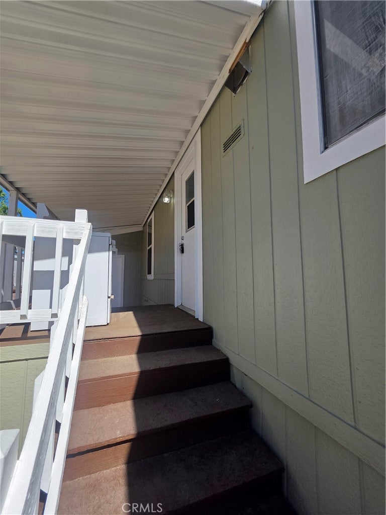80 E Dawes Street 164