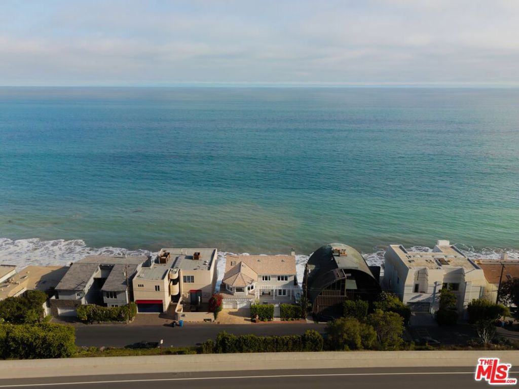 Photo of 27086 Malibu Cove Colony Drive, Malibu, CA 90265 (MLS # 25571489)