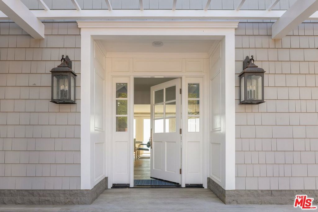 27086 Malibu Cove Colony Drive
