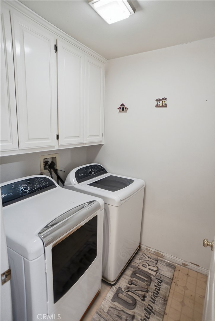 La Crescenta, California, 91214, United States, 4 Bedrooms Bedrooms, ,4 BathroomsBathrooms,Residential,Active,2042647