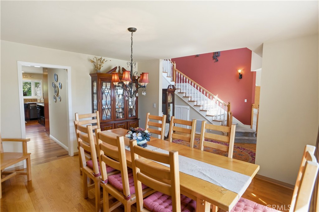 La Crescenta, California, 91214, United States, 4 Bedrooms Bedrooms, ,4 BathroomsBathrooms,Residential,Active,2042647