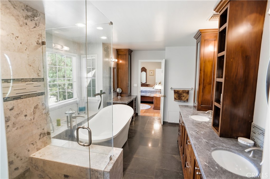 La Crescenta, California, 91214, United States, 4 Bedrooms Bedrooms, ,4 BathroomsBathrooms,Residential,Active,2042647