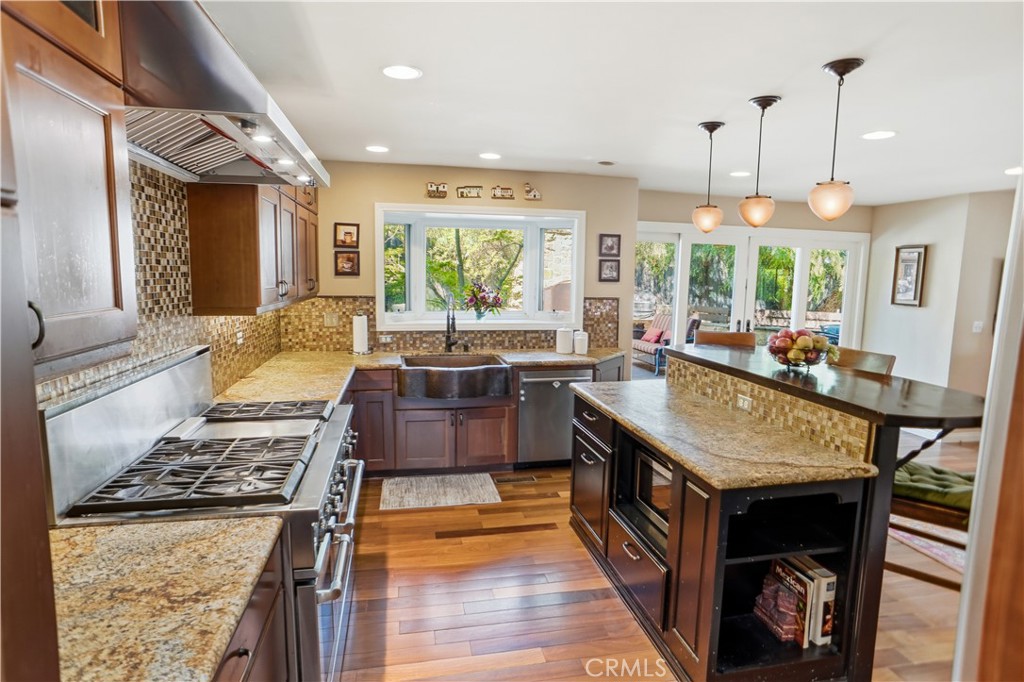 La Crescenta, California, 91214, United States, 4 Bedrooms Bedrooms, ,4 BathroomsBathrooms,Residential,Active,2042647