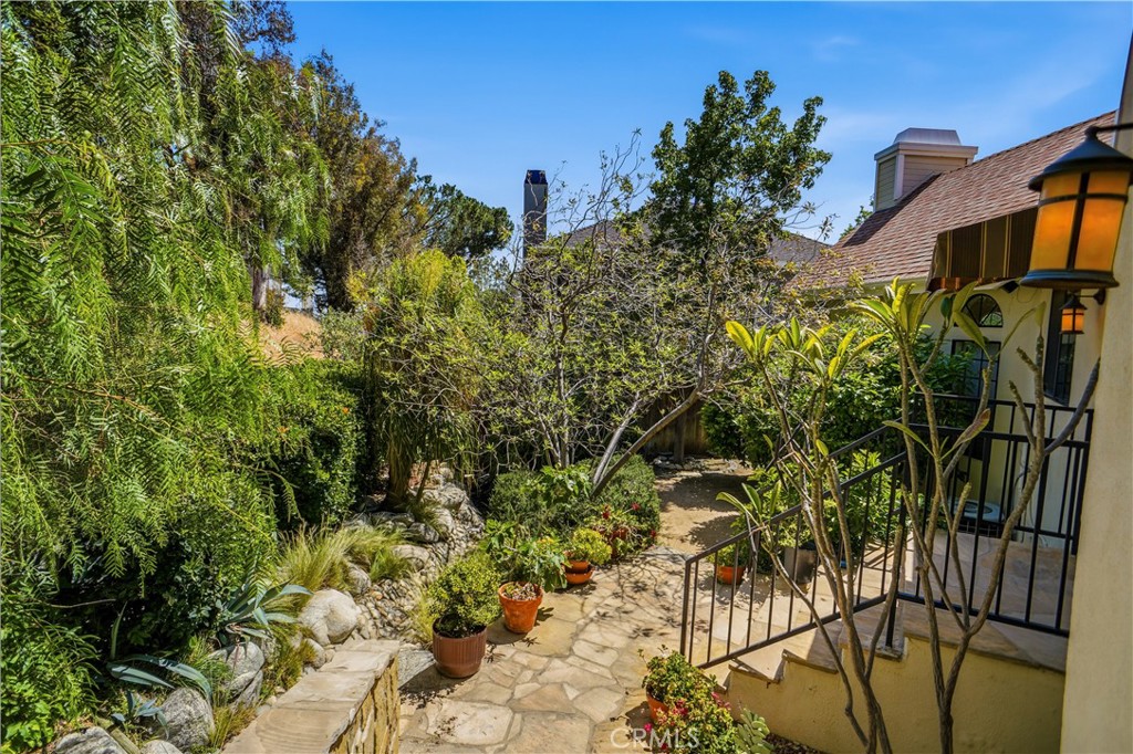 La Crescenta, California, 91214, United States, 4 Bedrooms Bedrooms, ,4 BathroomsBathrooms,Residential,Active,2042647