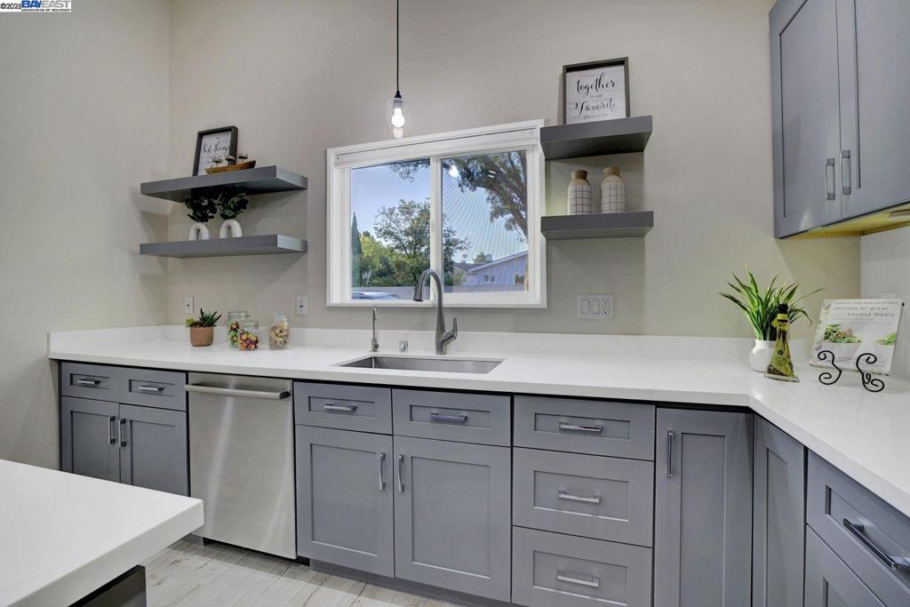 CENTRAL NEWARK - Residential