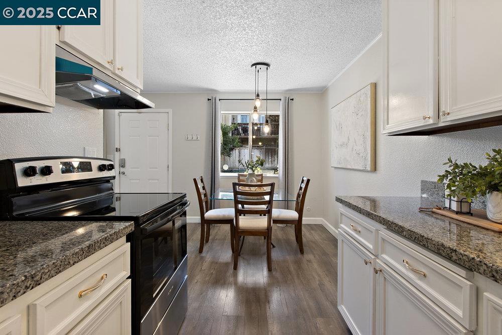 OAK GROVE - Residential