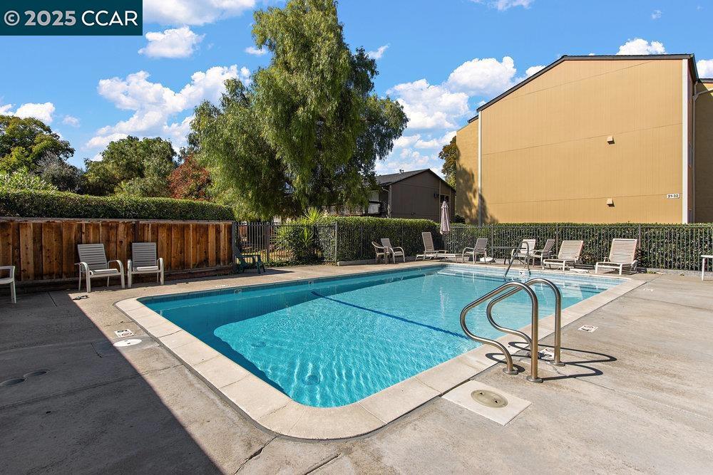OAK GROVE - Residential