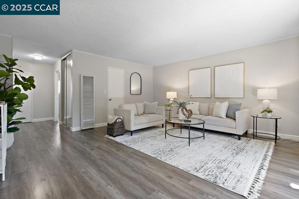 OAK GROVE - Residential