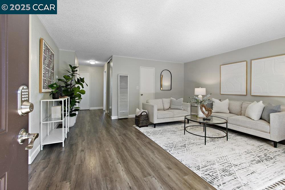 OAK GROVE - Residential
