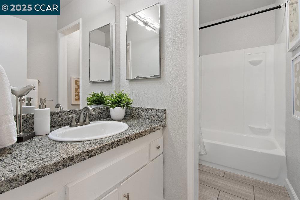 OAK GROVE - Residential