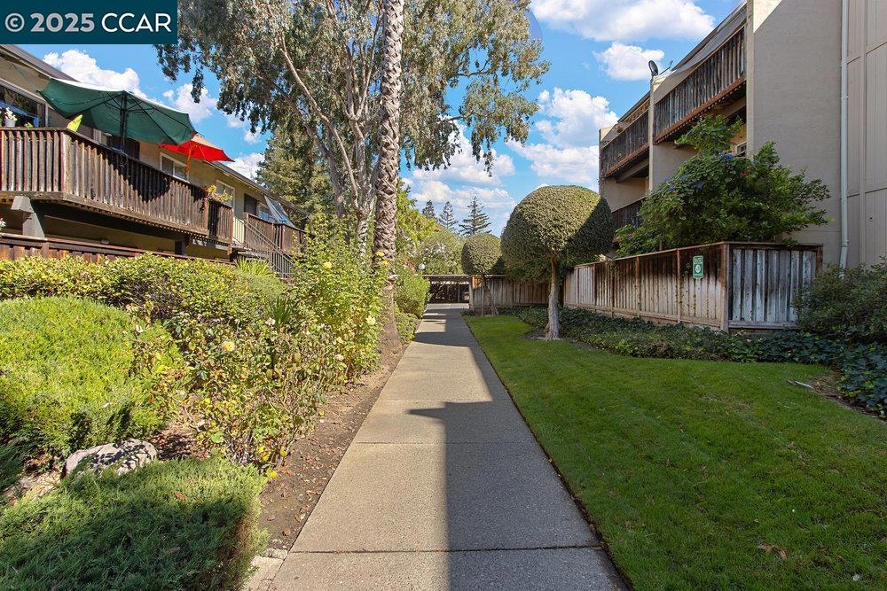 OAK GROVE - Residential