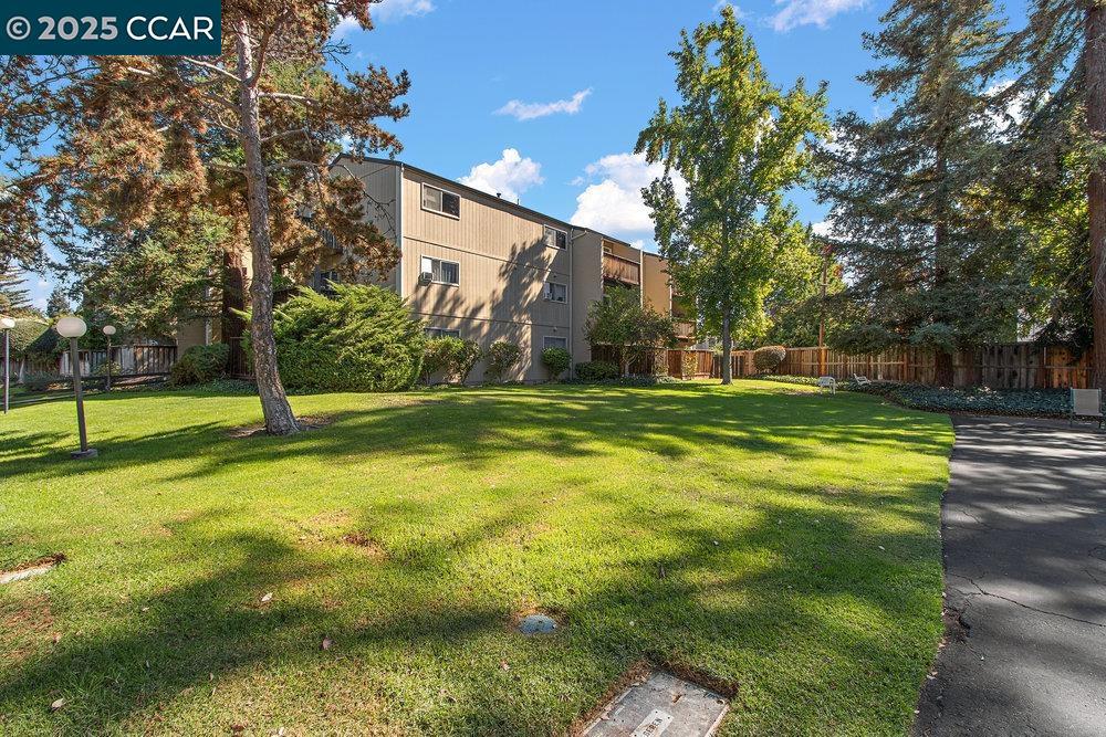 OAK GROVE - Residential