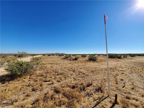 Photo of 2 AC Ave L12, Lake Los Angeles, CA 93535 (MLS # HD25165662) Photo of 2 AC Ave L12, Lake Los Angeles, CA 93535 (MLS # HD25165662)