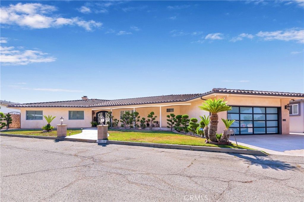 Photo of 1971 Deermont Road, Glendale, CA 91207 (MLS # GD25194354)