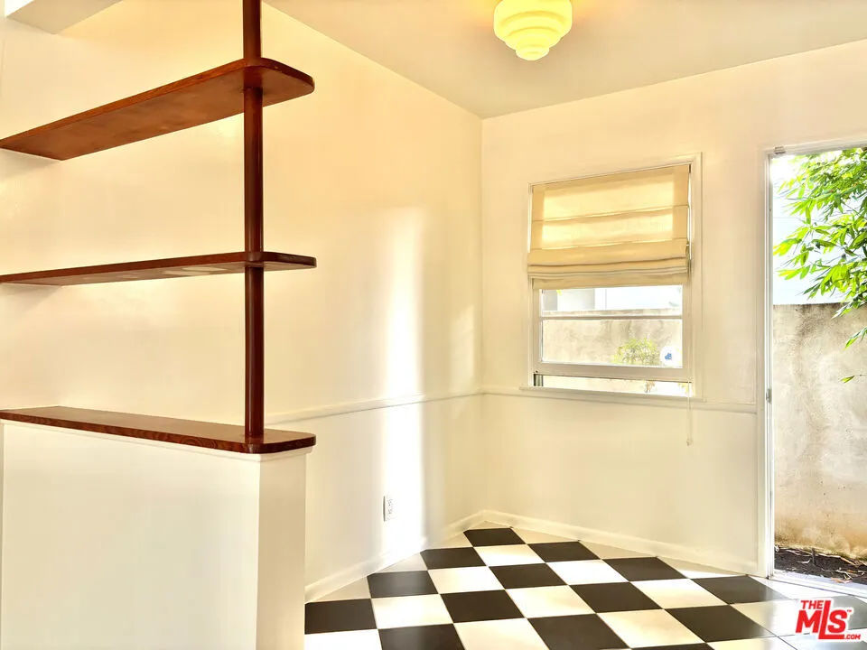 Santa Monica, California 90403, United States, 1 Bedroom Bedrooms, ,1 BathroomBathrooms,Residential,Active,245770