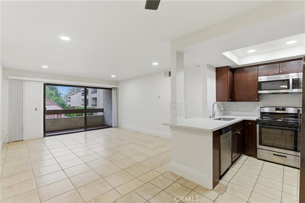 600 W 3rd Street A210