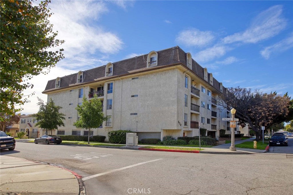 570 W Stocker St, Glendale CA 91202