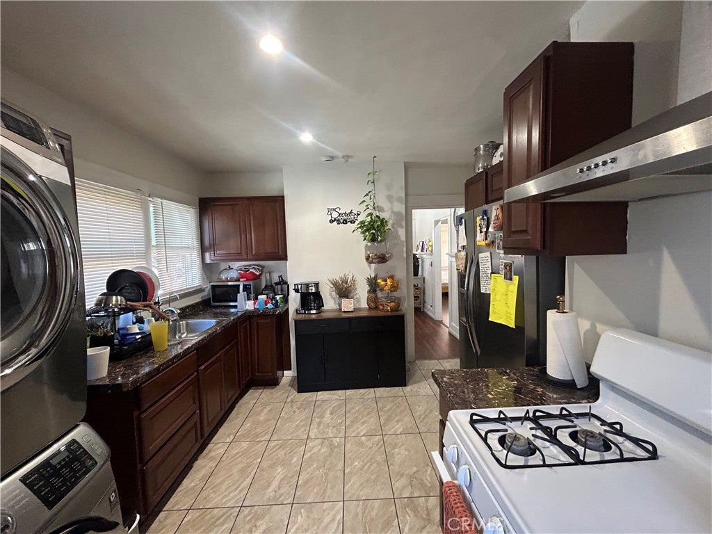 622 W 2nd Street
