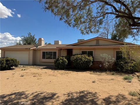 Photo of 21815 Klickitat Avenue, Apple Valley, CA 92307 (MLS # IV25188947)