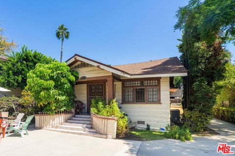 Photo of 2428 N Beachwood Drive, Los Angeles, CA 90068 (MLS # 26979261)