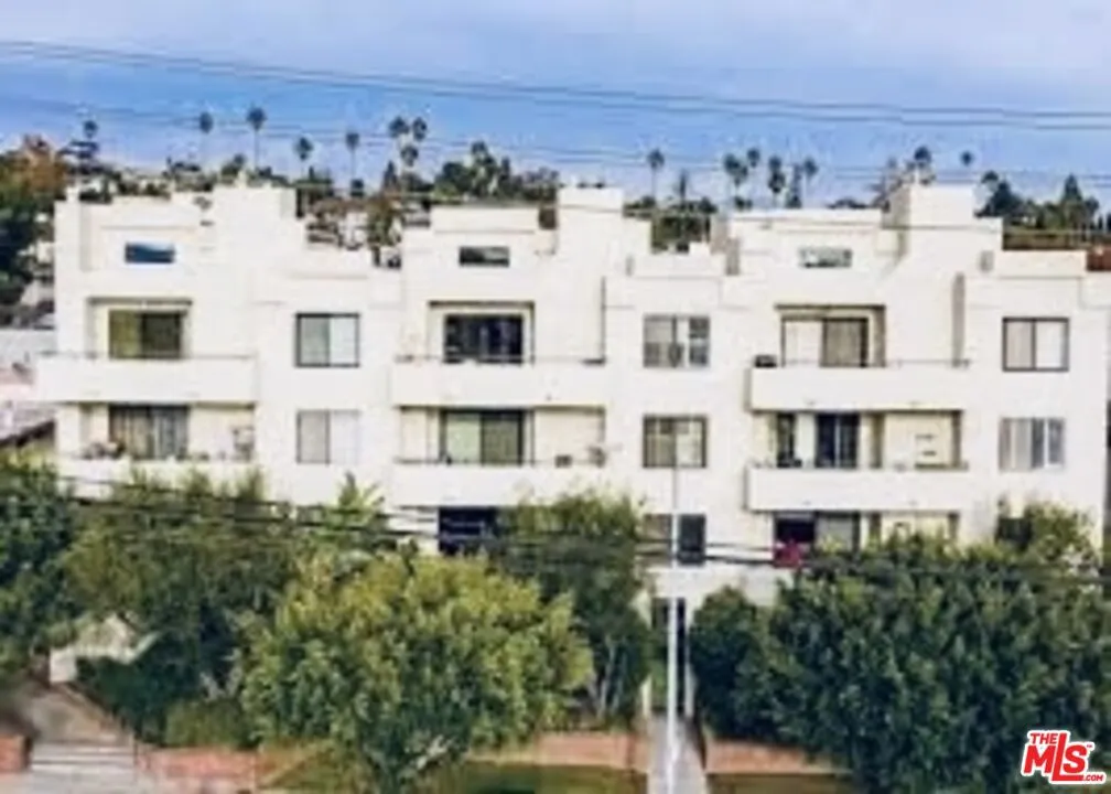 Los Angeles, California 90066, United States, 1 Bedroom Bedrooms, ,1 BathroomBathrooms,Residential,Active,242094
