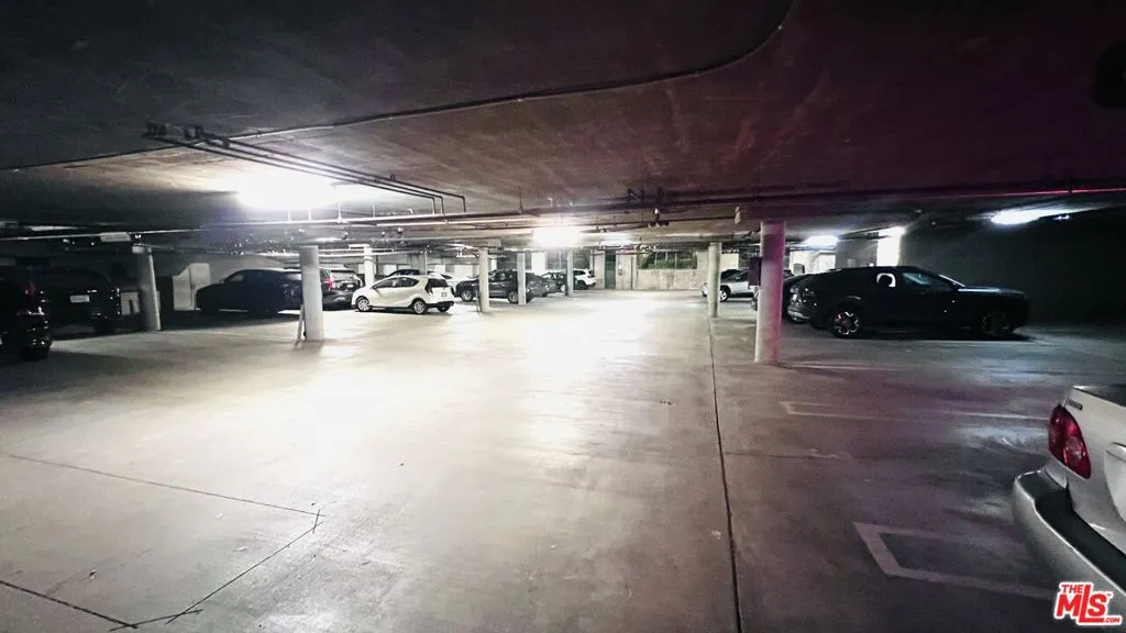 Los Angeles, California 90066, United States, 1 Bedroom Bedrooms, ,1 BathroomBathrooms,Residential,Active,242094