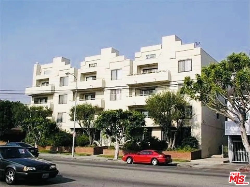 Los Angeles, California 90066, United States, 1 Bedroom Bedrooms, ,1 BathroomBathrooms,Residential,Active,242094
