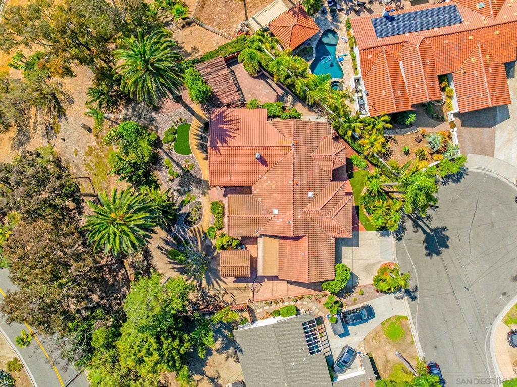1303 Crestridge Dr
