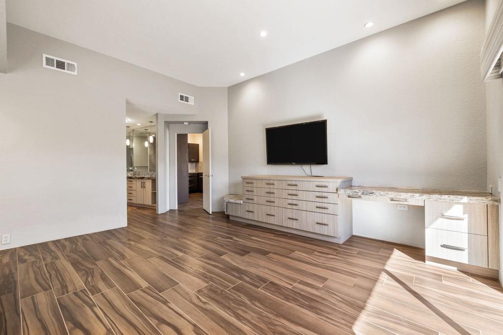 Ironwood Country Clu - Residential Lease