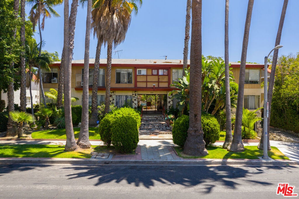 720 S Plymouth Boulevard