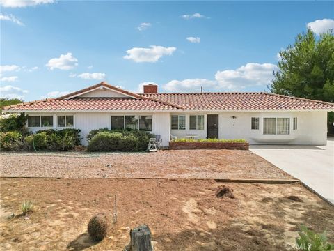 Photo of 18947 Waseca Road, Apple Valley, CA 92307 (MLS # CV25239666)